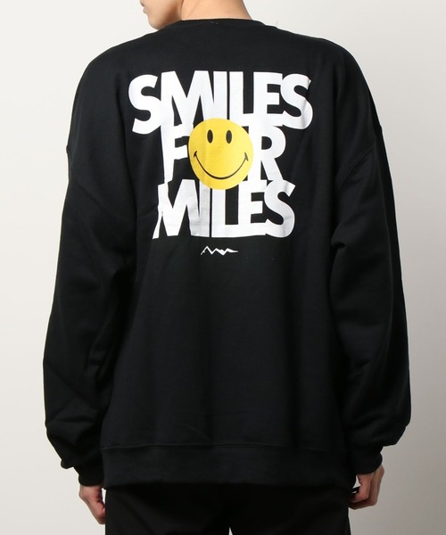 MANASTASH(マナスタッシュ)の「MANASTASH/マナスタッシュ/スマイルフェイスクルーネックスウェット/SmilesForMiles SweatShirt(スウェット・メンズ・ホワイト/ブラック・LARGE/X-LARGE/MEDIUM)」の2枚目の写真