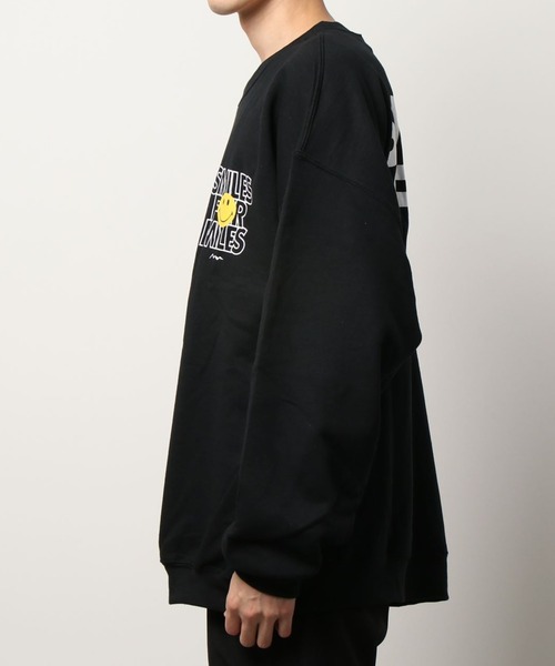 MANASTASH(マナスタッシュ)の「MANASTASH/マナスタッシュ/スマイルフェイスクルーネックスウェット/SmilesForMiles SweatShirt(スウェット・メンズ・ホワイト/ブラック・LARGE/X-LARGE/MEDIUM)」の5枚目の写真
