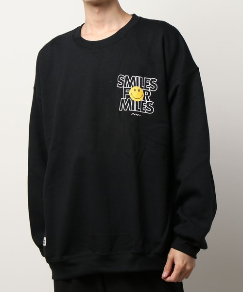 MANASTASH(マナスタッシュ)の「MANASTASH/マナスタッシュ/スマイルフェイスクルーネックスウェット/SmilesForMiles SweatShirt(スウェット・メンズ・ホワイト/ブラック・LARGE/X-LARGE/MEDIUM)」の4枚目の写真