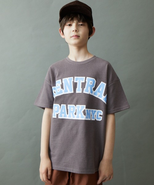 ＆yam（アンドヤム）の「デコボコ織 ロゴプリント半袖Tシャツ「CENTRAL PARK」（Tシャツ/カットソー・キッズ・ピンク/ホワイト/グレー/パープル/チャコール・120-130cm/150-160cm/110-120cm/140-150cm/130-140cm）」の3枚目の写真