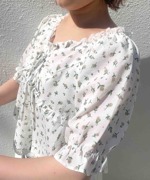 Clice de Paris（クリシェドゥパリス）の「K/フラワーブラウスSS（シャツ/ブラウス・レディース・ベージュ/サックスブルー/ピンク/イエロー・ONESIZE）」の13枚目の写真