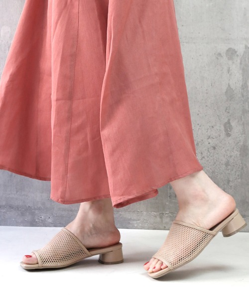 sesenta(セセンタ)の「【sesenta】太ヒールメッシュミュールサンダル(サンダル・レディース・ベージュ/オリーブ/グレー・S/M/L)」の4枚目の写真