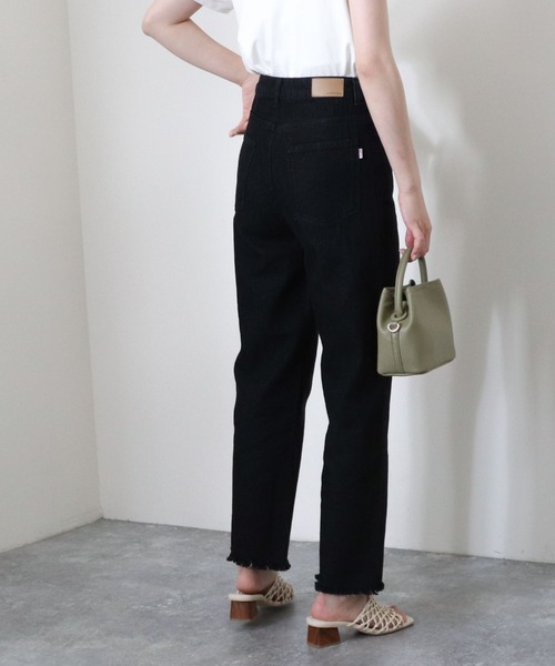 archives（アルシーヴ）の「ベーシックストレートパンツ（デニムパンツ・レディース・ブラック/ネイビー/アイボリー・SMALL/MEDIUM/X-SMALL）」の4枚目の写真