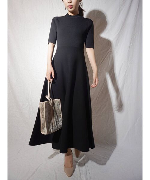 MERCURYDUO（マーキュリーデュオ）の「ハイツイストスタンドカラーニットワンピース（ワンピース・レディース・アイボリー/ブルー/ブラック・FREE）」の5枚目の写真