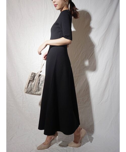 MERCURYDUO（マーキュリーデュオ）の「ハイツイストスタンドカラーニットワンピース（ワンピース・レディース・アイボリー/ブルー/ブラック・FREE）」の6枚目の写真