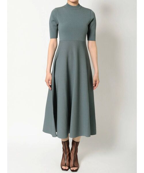 MERCURYDUO（マーキュリーデュオ）の「ハイツイストスタンドカラーニットワンピース（ワンピース・レディース・アイボリー/ブルー/ブラック・FREE）」の4枚目の写真