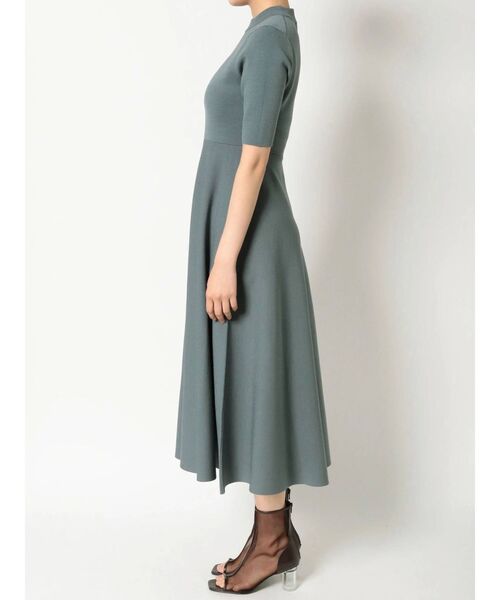 MERCURYDUO（マーキュリーデュオ）の「ハイツイストスタンドカラーニットワンピース（ワンピース・レディース・アイボリー/ブルー/ブラック・FREE）」の8枚目の写真