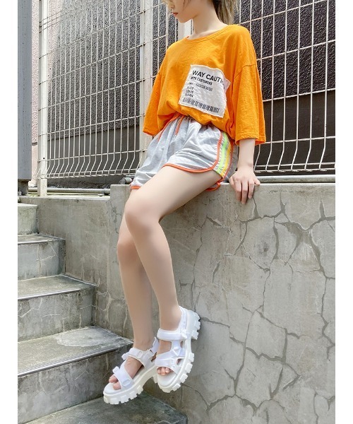 Figments（フィグメンツ）の「CAUTIONパッチＴ（Tシャツ/カットソー・レディース・オレンジ/ブラック・FREE）」の18枚目の写真