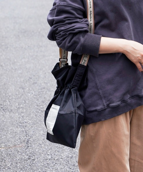 THEATRE PRODUCTS（シアタープロダクツ）の「【THEATRE PRODUCTS】≪Dailyrusset別注≫巾着ショルダーバッグ（ショルダーバッグ・レディース・ブラック/ブラウン/グレー・FREE）」の6枚目の写真