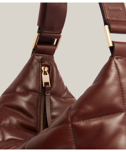 ALLSAINTS（オールセインツ）の「EDBURY LEATHER QUILTED SHOULDER BAG | EDBURY レザー キルト ショルダー バッグ（ショルダーバッグ・レディース・ブラウン系・ONE SIZE）」の11枚目の写真