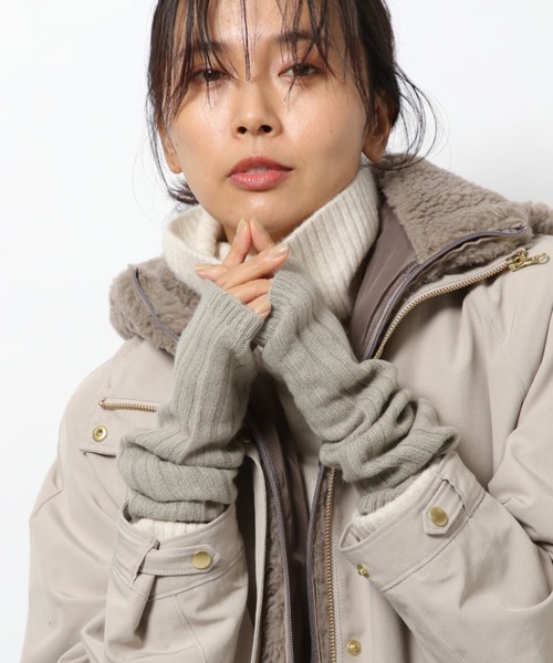 BARNYARDSTORM(バンヤードストーム)の「BARNYARDSTORM / ワイドリブアームウォーマー(手袋・レディース・ブラック/モカ/オートミール/ブルー/イエロー/ピンクベージュ・FREE)」の3枚目の写真