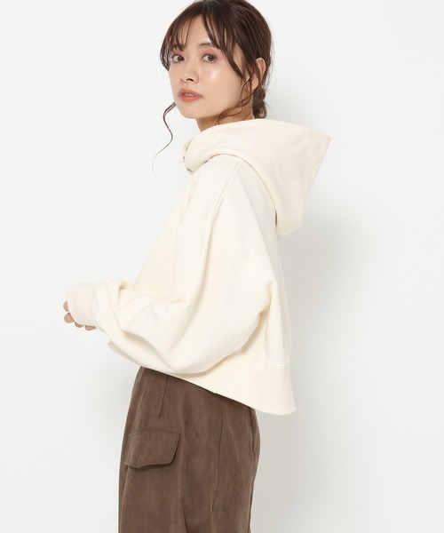 mysty woman(ミスティウーマン)の「ロゴショートフーディー 264502(パーカー・レディース・ベージュ/オフホワイト/ピンク/杢グレー・FREE)」の17枚目の写真