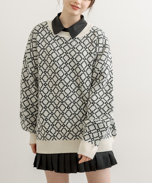 OLIVE des OLIVE（オリーブデオリーブ）の「幾何柄ジャガードチュニック（ニット/セーター・レディース・グレー/オフホワイト/ライトブラウン・FREE）」の2枚目の写真