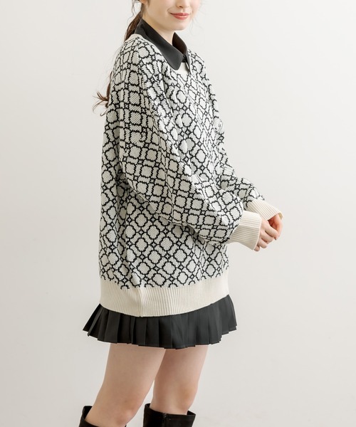 OLIVE des OLIVE（オリーブデオリーブ）の「幾何柄ジャガードチュニック（ニット/セーター・レディース・グレー/オフホワイト/ライトブラウン・FREE）」の19枚目の写真