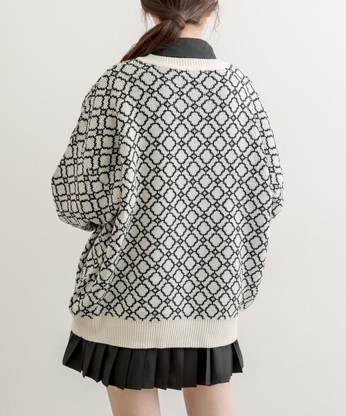 OLIVE des OLIVE（オリーブデオリーブ）の「幾何柄ジャガードチュニック（ニット/セーター・レディース・グレー/オフホワイト/ライトブラウン・FREE）」の22枚目の写真