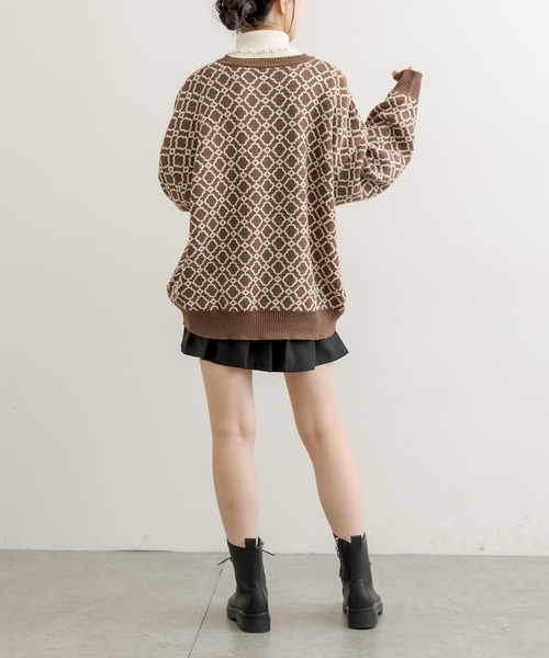 OLIVE des OLIVE（オリーブデオリーブ）の「幾何柄ジャガードチュニック（ニット/セーター・レディース・グレー/オフホワイト/ライトブラウン・FREE）」の16枚目の写真