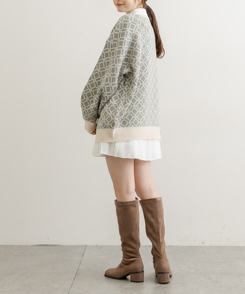 OLIVE des OLIVE（オリーブデオリーブ）の「幾何柄ジャガードチュニック（ニット/セーター・レディース・グレー/オフホワイト/ライトブラウン・FREE）」の10枚目の写真