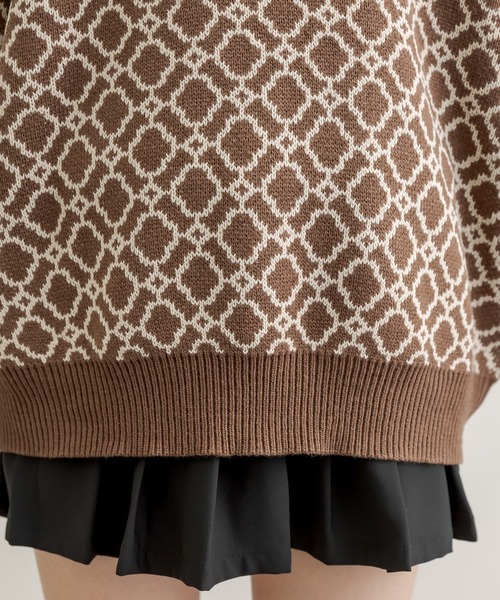 OLIVE des OLIVE（オリーブデオリーブ）の「幾何柄ジャガードチュニック（ニット/セーター・レディース・グレー/オフホワイト/ライトブラウン・FREE）」の7枚目の写真