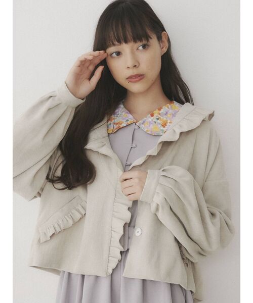 merry jenny(メリージェニー)の「フリルコールショートジャケット(その他アウター・レディース・ブラック/ベージュ/ピンク・FREE)」の2枚目の写真