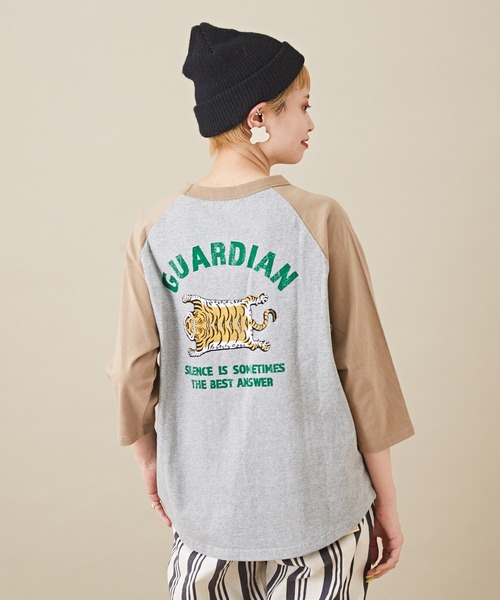 CUBE SUGAR（キューブシュガー）の「7分袖バックプリントロゴグラフィックラグランTシャツ（Tシャツ/カットソー・レディース・ホワイト系その他/グレー系その他/ブラック×グレー/ホワイト×ブラック・M）」の4枚目の写真