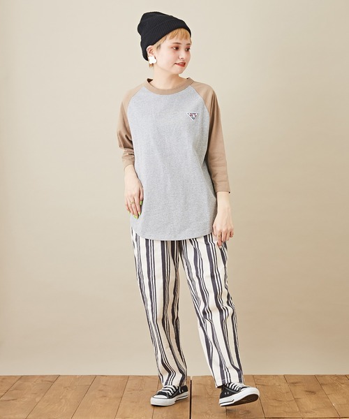 CUBE SUGAR（キューブシュガー）の「7分袖バックプリントロゴグラフィックラグランTシャツ（Tシャツ/カットソー・レディース・ホワイト系その他/グレー系その他/ブラック×グレー/ホワイト×ブラック・M）」の15枚目の写真