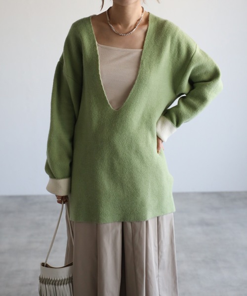 r.（アールドット）の「アンゴラタッチバイカラーVネックニット（ニット/セーター・レディース・ライトベージュ/グリーン/ブルー/ライトブルー/イエロー/ピンク・FREE）」の3枚目の写真