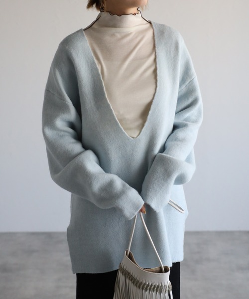 r.（アールドット）の「アンゴラタッチバイカラーVネックニット（ニット/セーター・レディース・ライトベージュ/グリーン/ブルー/ライトブルー/イエロー/ピンク・FREE）」の4枚目の写真