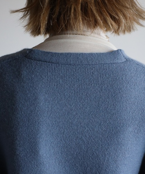 r.（アールドット）の「アンゴラタッチバイカラーVネックニット（ニット/セーター・レディース・ライトベージュ/グリーン/ブルー/ライトブルー/イエロー/ピンク・FREE）」の9枚目の写真