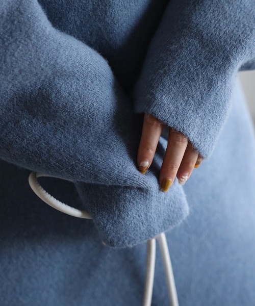 r.（アールドット）の「アンゴラタッチバイカラーVネックニット（ニット/セーター・レディース・ライトベージュ/グリーン/ブルー/ライトブルー/イエロー/ピンク・FREE）」の11枚目の写真