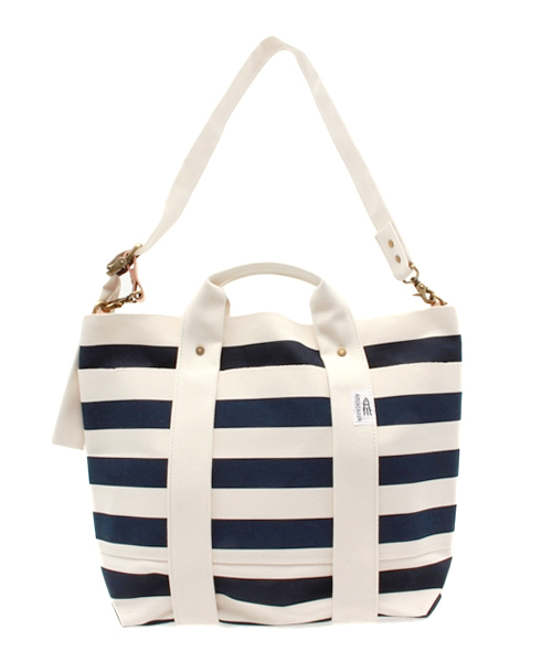 SHIPS（シップス）の「AMIACALVA: ニュー 3way トートバッグ（Sサイズ）■（トートバッグ・メンズ・ブラック/ライトホワイト/ネイビー/ブルー/その他/ダークオリーブ・ONE SIZE）」の5枚目の写真