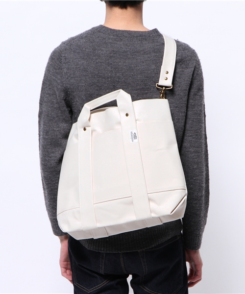 SHIPS（シップス）の「AMIACALVA: ニュー 3way トートバッグ（Sサイズ）■（トートバッグ・メンズ・ブラック/ライトホワイト/ネイビー/ブルー/その他/ダークオリーブ・ONE SIZE）」の8枚目の写真