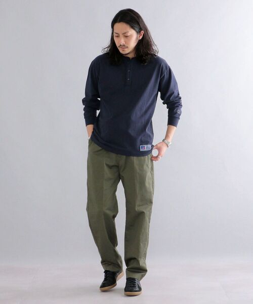 Russell Athletic（ラッセルアスレティック）の「*【SHIPS別注】RUSSELL ATHLETIC: ピグメント加工 ヘンリーネック ロングスリーブ Tシャツ (ロンT) 22SS（Tシャツ/カットソー・メンズ・ホワイト/ダークグレー/グリーン/ネイビー/イエロー系・SMALL/MEDIUM/LARGE/X-LARGE）」の10枚目の写真