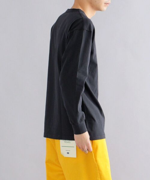 Russell Athletic（ラッセルアスレティック）の「*【SHIPS別注】RUSSELL ATHLETIC: ピグメント加工 ヘンリーネック ロングスリーブ Tシャツ (ロンT) 22SS（Tシャツ/カットソー・メンズ・ホワイト/ダークグレー/グリーン/ネイビー/イエロー系・SMALL/MEDIUM/LARGE/X-LARGE）」の21枚目の写真