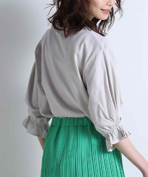RANAN（ラナン）の「〈Beautiful Cotton　綿100％〉UVカット/接触冷感　ボリュームタックスリーブカットソー（Tシャツ/カットソー・レディース・モカ/オフホワイト/ブラック/ライトグレー/グリーン・LL/L/M）」の4枚目の写真