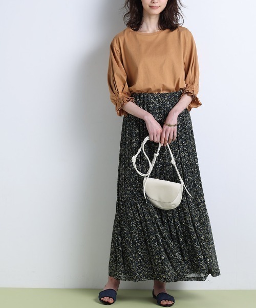 RANAN（ラナン）の「〈Beautiful Cotton　綿100％〉UVカット/接触冷感　ボリュームタックスリーブカットソー（Tシャツ/カットソー・レディース・モカ/オフホワイト/ブラック/ライトグレー/グリーン・LL/L/M）」の17枚目の写真