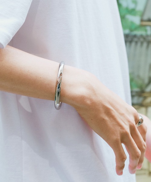 Vaya Con Dios(ヴァヤコンディオス)の「B71 stainless - Adams bangle(バングル/リストバンド・メンズ・ゴールド/シルバー・FREE)」の11枚目の写真