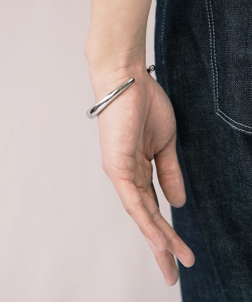 Vaya Con Dios(ヴァヤコンディオス)の「B71 stainless - Adams bangle(バングル/リストバンド・メンズ・ゴールド/シルバー・FREE)」の13枚目の写真