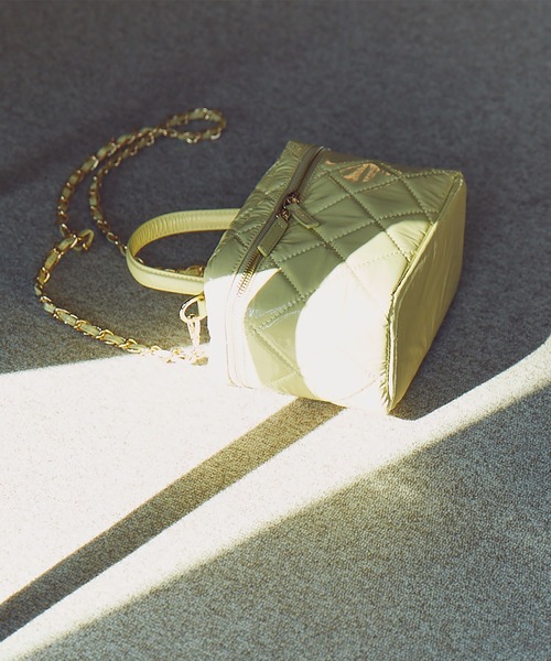 N.（N. Natural Beauty Basic）（エヌエヌナチュラルビューティーベーシック）の「バニティーショルダーバッグ（ショルダーバッグ・レディース・イエロー/グリーン・ﾌﾘ-）」の4枚目の写真