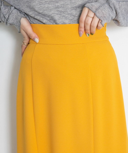 KBF(ケイビーエフ)の「マーメイドラインスカート(スカート・レディース・グリーン/イエロー/ネイビー・ONE)」の11枚目の写真