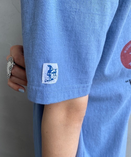 The Endless Summer（エンドレスサマー）の「[THE ENDLESS SUMMER/エンドレスサマー] 別注 BUHI アーチロゴバックプリントTシャツ（Tシャツ/カットソー・レディース・ベージュ/ホワイト/サックスブルー・S/M/L/XL）」の10枚目の写真