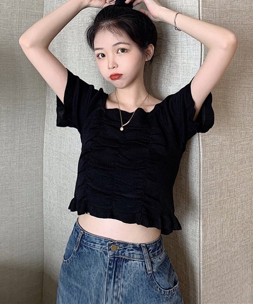 VIBGYOR Women(ヴィブジョー ウィメン)の「【KOREA SELECT】スクエアネック シャーリング ショート丈 ニット(ニット/セーター・レディース・ブラック/ライトベージュ/グリーン/イエロー/レッド/ホワイト・FREE)」の3枚目の写真