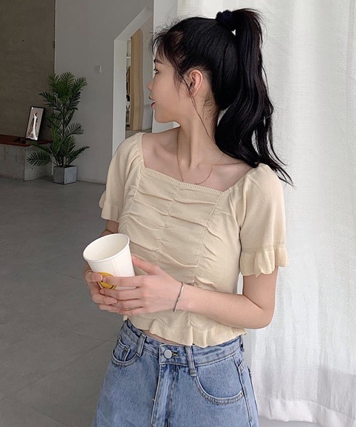 VIBGYOR Women(ヴィブジョー ウィメン)の「【KOREA SELECT】スクエアネック シャーリング ショート丈 ニット(ニット/セーター・レディース・ブラック/ライトベージュ/グリーン/イエロー/レッド/ホワイト・FREE)」の21枚目の写真