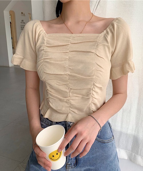 VIBGYOR Women(ヴィブジョー ウィメン)の「【KOREA SELECT】スクエアネック シャーリング ショート丈 ニット(ニット/セーター・レディース・ブラック/ライトベージュ/グリーン/イエロー/レッド/ホワイト・FREE)」の10枚目の写真