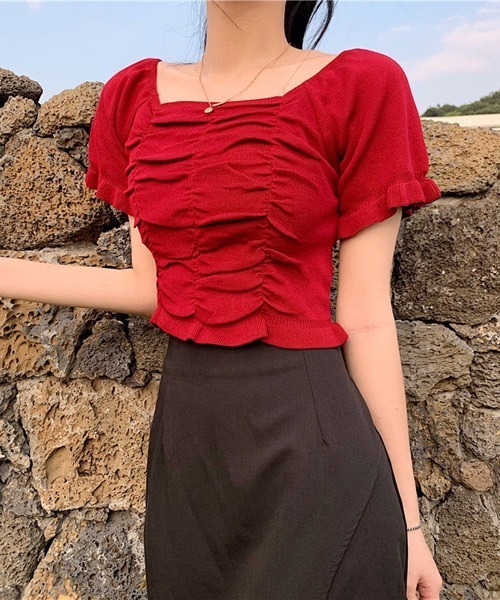 VIBGYOR Women(ヴィブジョー ウィメン)の「【KOREA SELECT】スクエアネック シャーリング ショート丈 ニット(ニット/セーター・レディース・ブラック/ライトベージュ/グリーン/イエロー/レッド/ホワイト・FREE)」の20枚目の写真