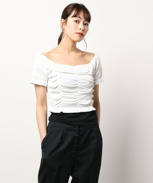 VIBGYOR Women(ヴィブジョー ウィメン)の「【KOREA SELECT】スクエアネック シャーリング ショート丈 ニット(ニット/セーター・レディース・ブラック/ライトベージュ/グリーン/イエロー/レッド/ホワイト・FREE)」の8枚目の写真