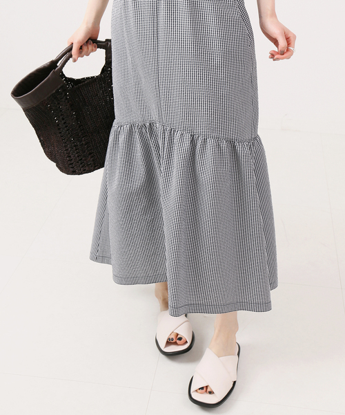 IENA（イエナ）の「ギンガムサッカーラッフルスカート（スカート・レディース・ネイビー/ネイビー×ホワイト・40/38/36/34）」の19枚目の写真