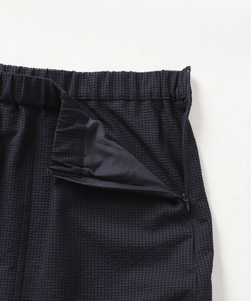 IENA（イエナ）の「ギンガムサッカーラッフルスカート（スカート・レディース・ネイビー/ネイビー×ホワイト・40/38/36/34）」の7枚目の写真