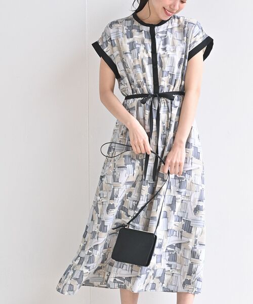 rps（アールピーエス）の「フレンチスリーブプリントワンピース（ワンピース・レディース・ブラック/グレー/オフホワイト/ブルー/グリーン・M）」の3枚目の写真