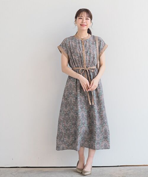 rps（アールピーエス）の「フレンチスリーブプリントワンピース（ワンピース・レディース・ブラック/グレー/オフホワイト/ブルー/グリーン・M）」の6枚目の写真