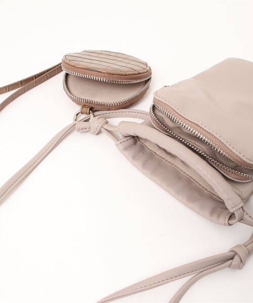 KOBE LETTUCE（コウベレタス）の「[ 2点セット ]コインケース付き巾着スマホバッグ[B1478]（コインケース・レディース・ブラック系その他/ブラック/グレイッシュベージュ・FREE）」の5枚目の写真